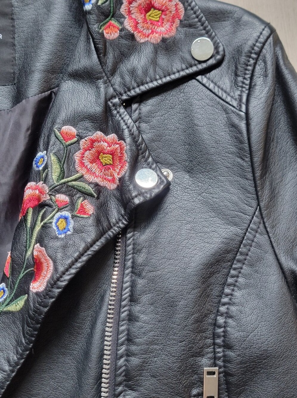 Streetwear Society Floral Embroidered Faux Leather Moto Biker Boho Jacket Size L - Picture 12 of 16